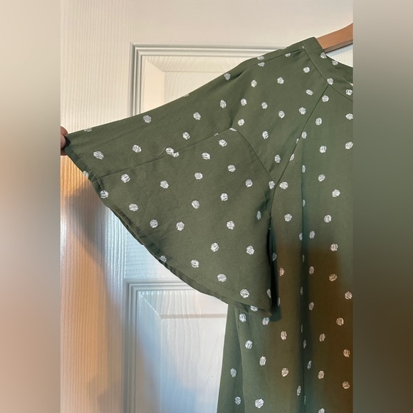 Sara Michelle polka dot top - Picture 3 of 5